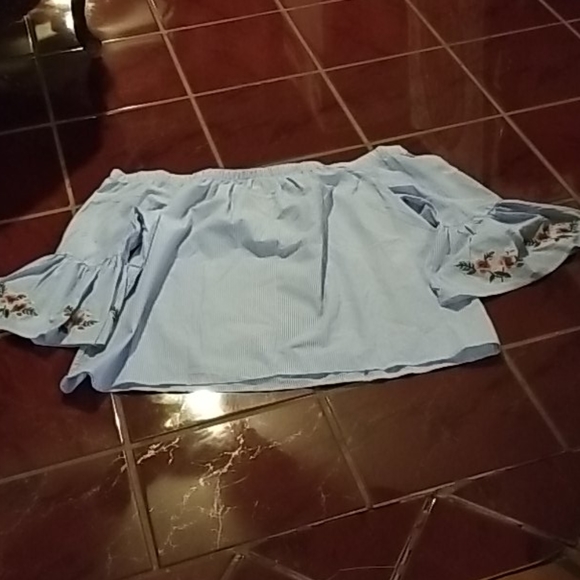 Tops - NEW - Off the Shoulder Sexy Top 💜💜